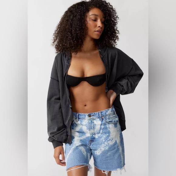 🆕 🔥 NEW - Bleach Dye Levi’s Denim Shorts 🔥 🆕 - Picture 8 of 10